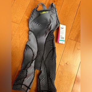 Speedo Print Vanquisher Kneeskin Tech Suit SIZE 16